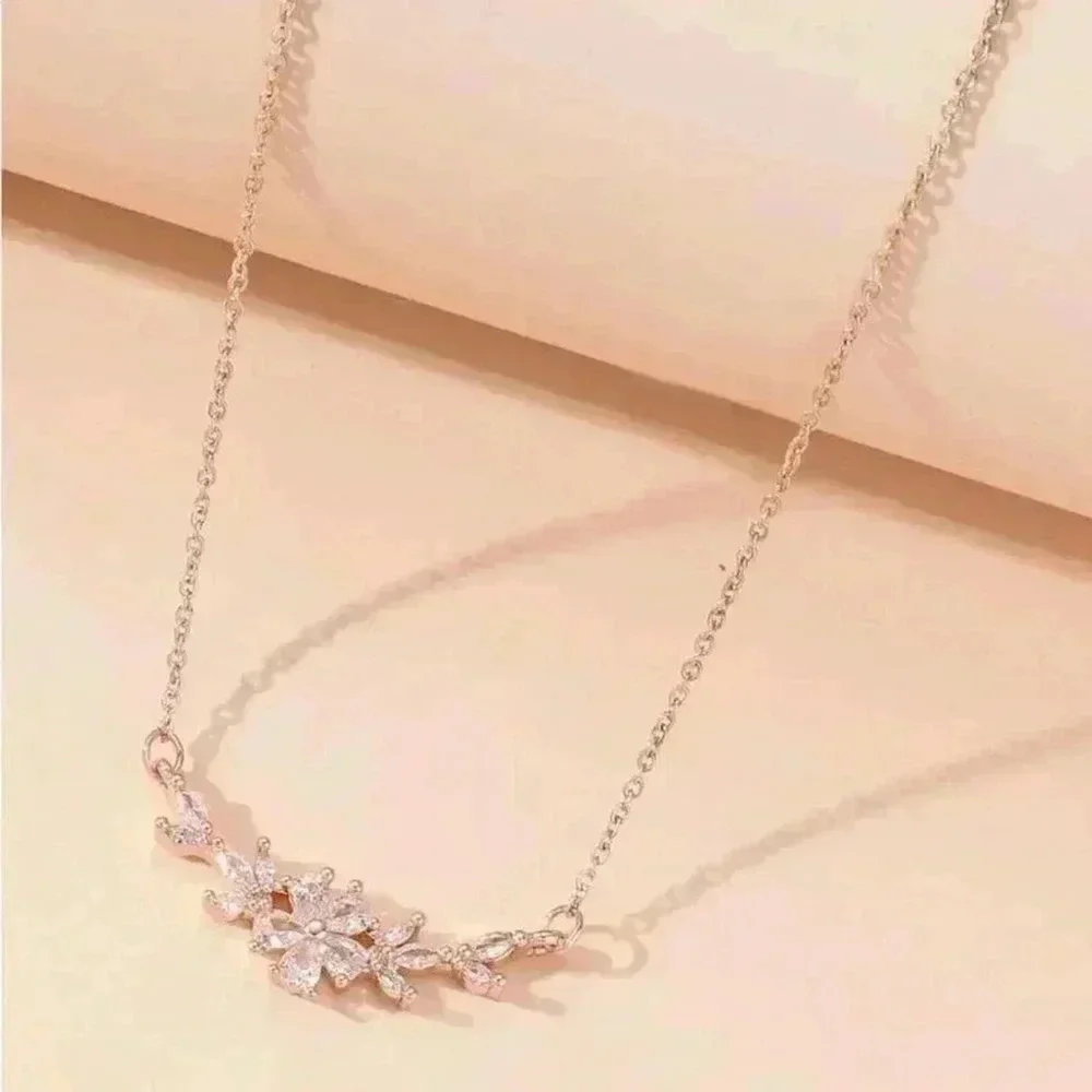 ⚠️Clearance Flower Charm Necklace Rose Gold - Picture 2 of 3